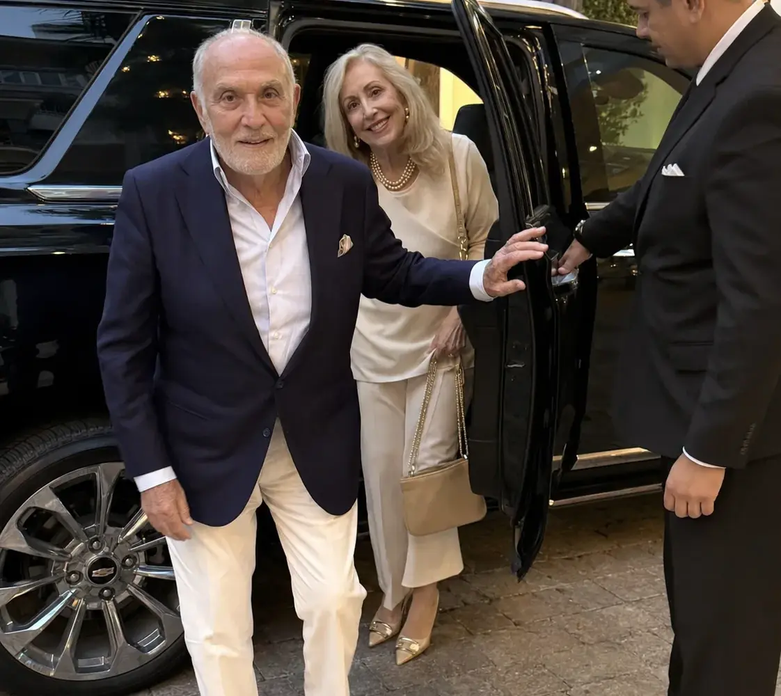 elegant-couple-arrival