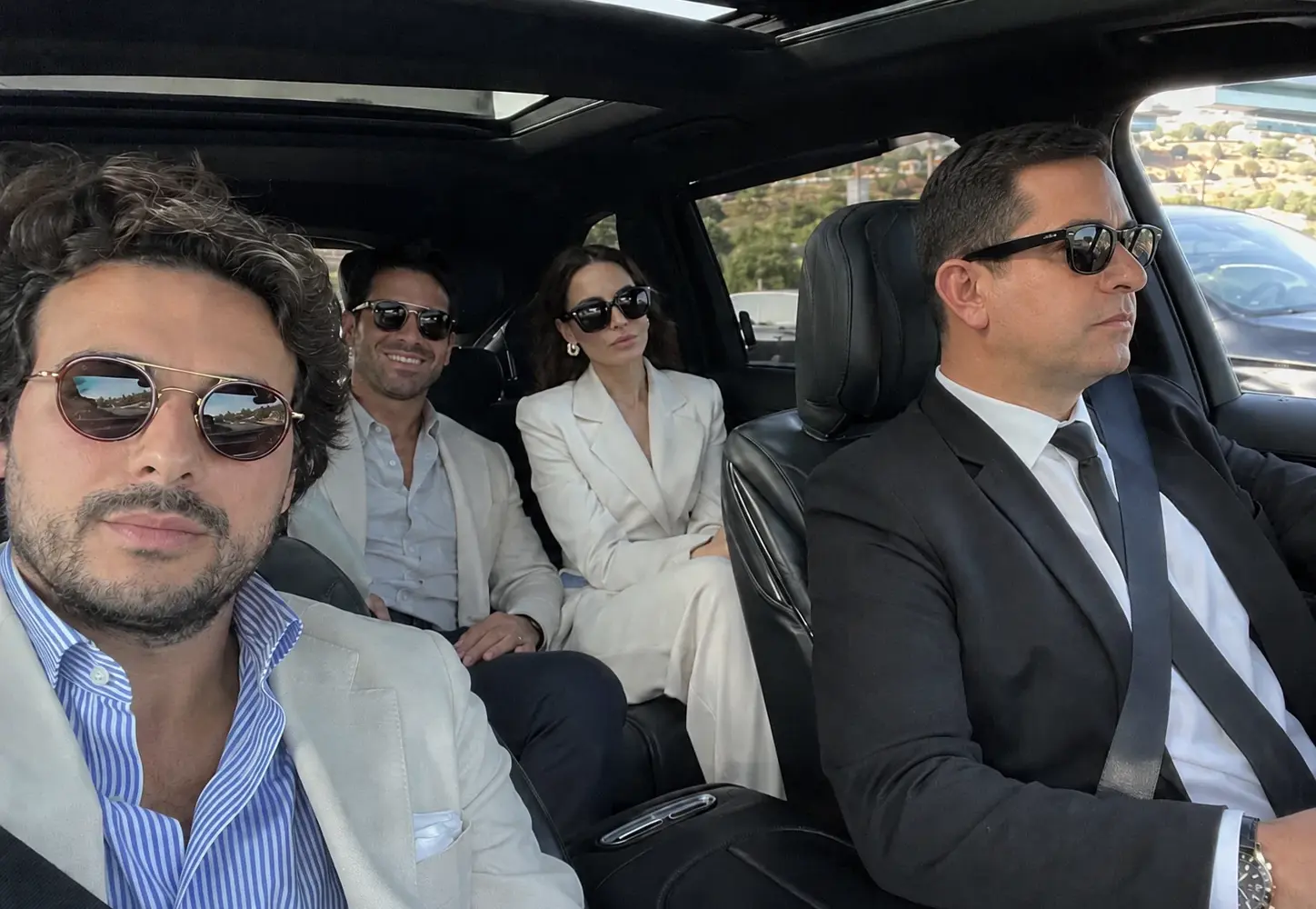 luxury-suv-selfie